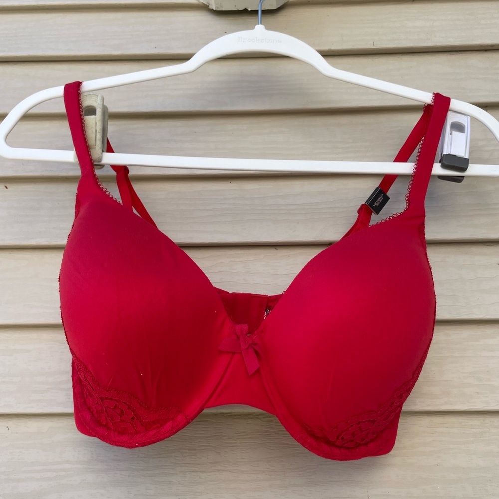 Victoria’s Secret Red Lace Bra